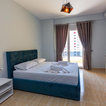 Ponari S Hotel Kryemëdhej Rum bild