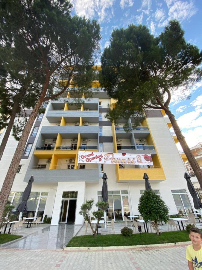 Ponari S Hotel Kryemëdhej Exteriör bild