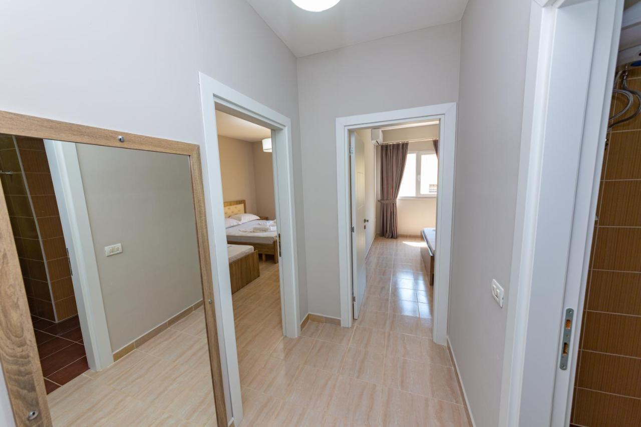 Ponari S Hotel Kryemëdhej Exteriör bild