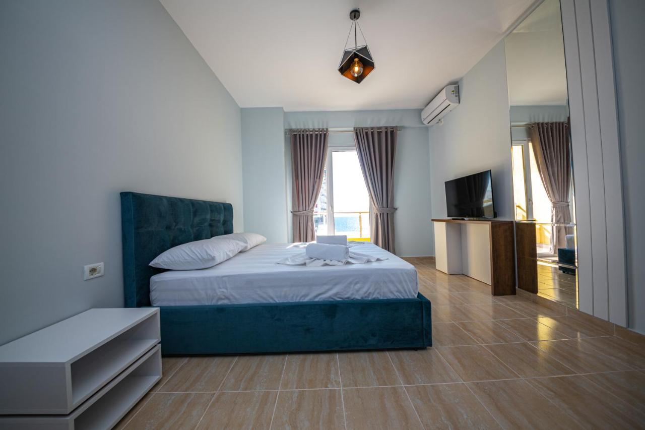 Ponari S Hotel Kryemëdhej Exteriör bild