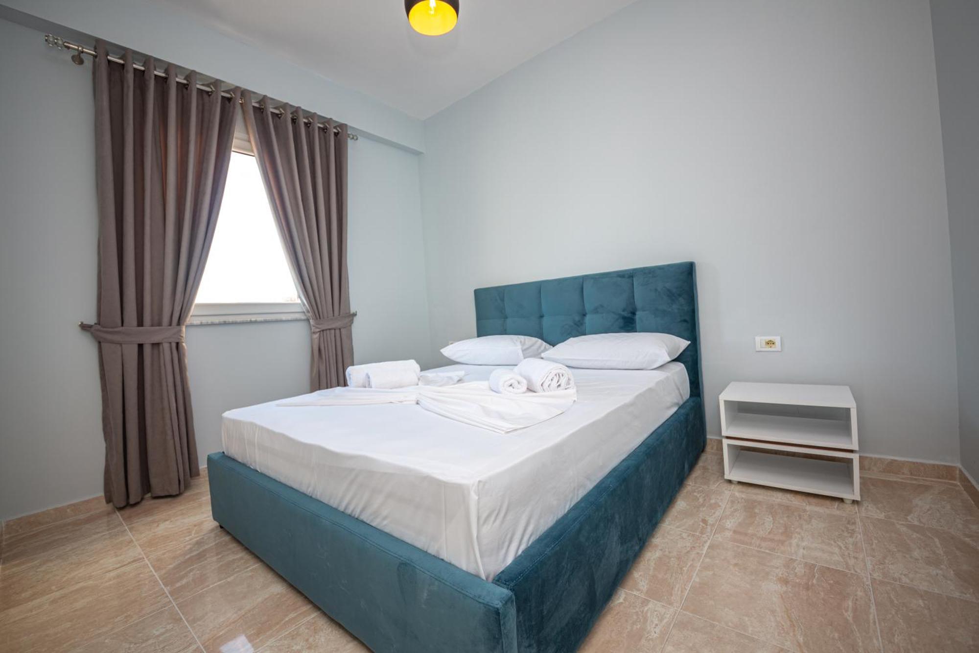 Ponari S Hotel Kryemëdhej Rum bild