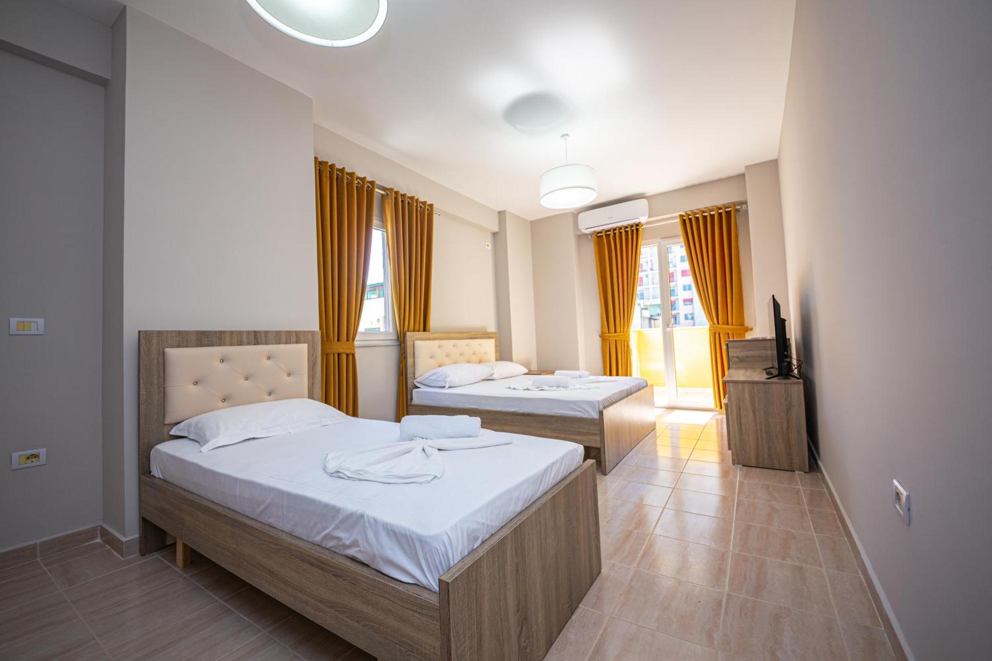 Ponari S Hotel Kryemëdhej Rum bild
