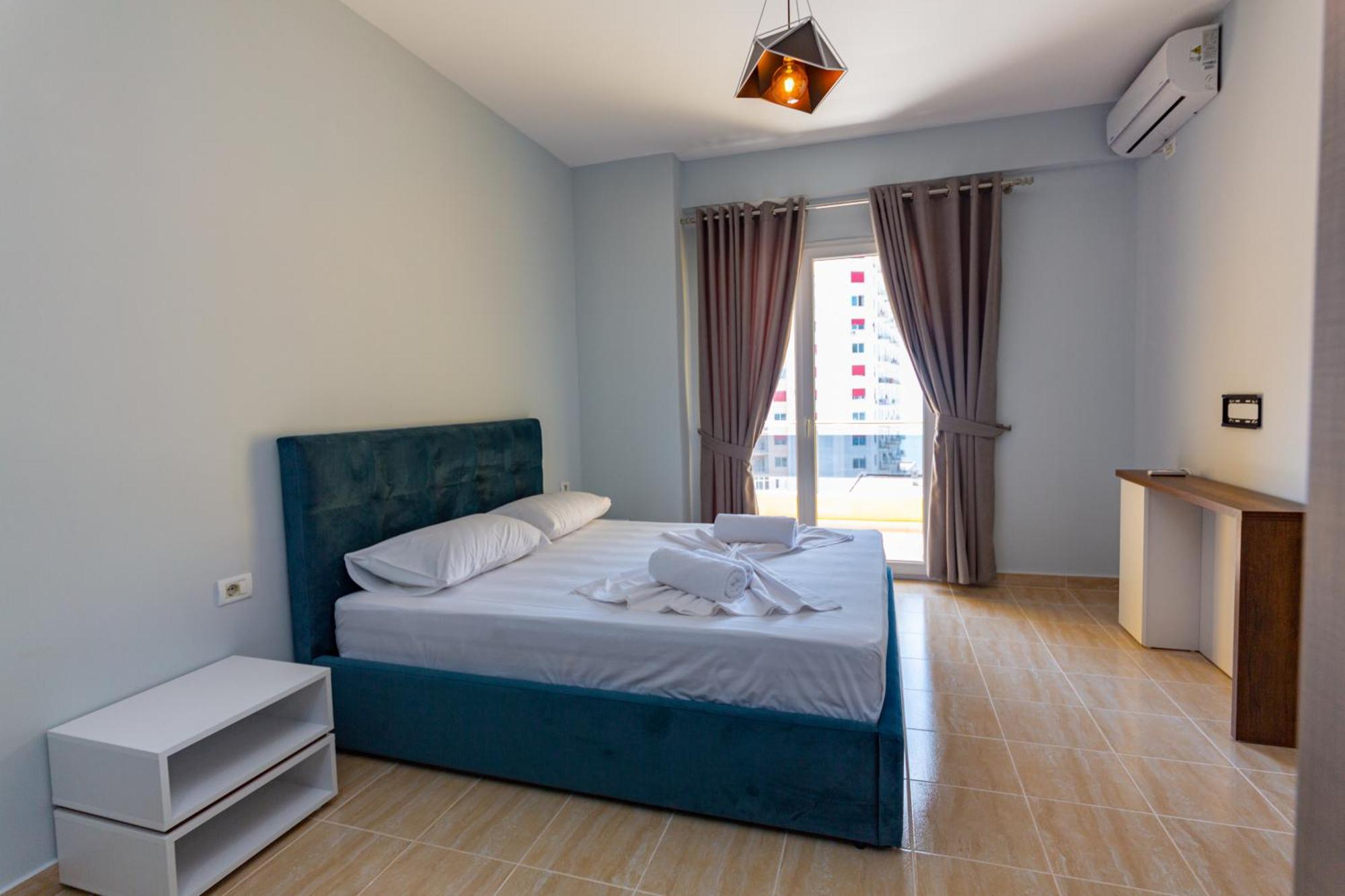 Ponari S Hotel Kryemëdhej Rum bild
