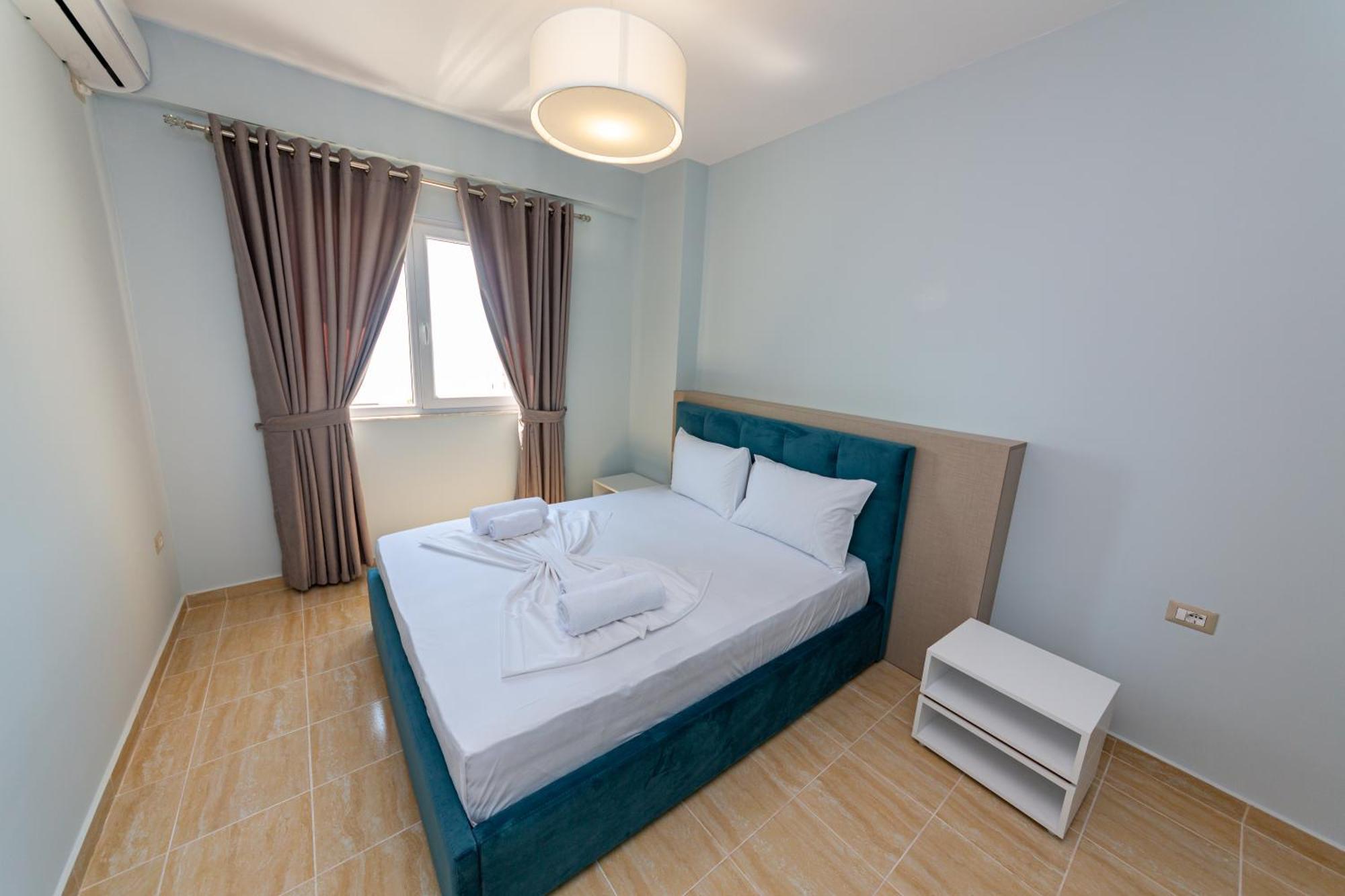 Ponari S Hotel Kryemëdhej Rum bild