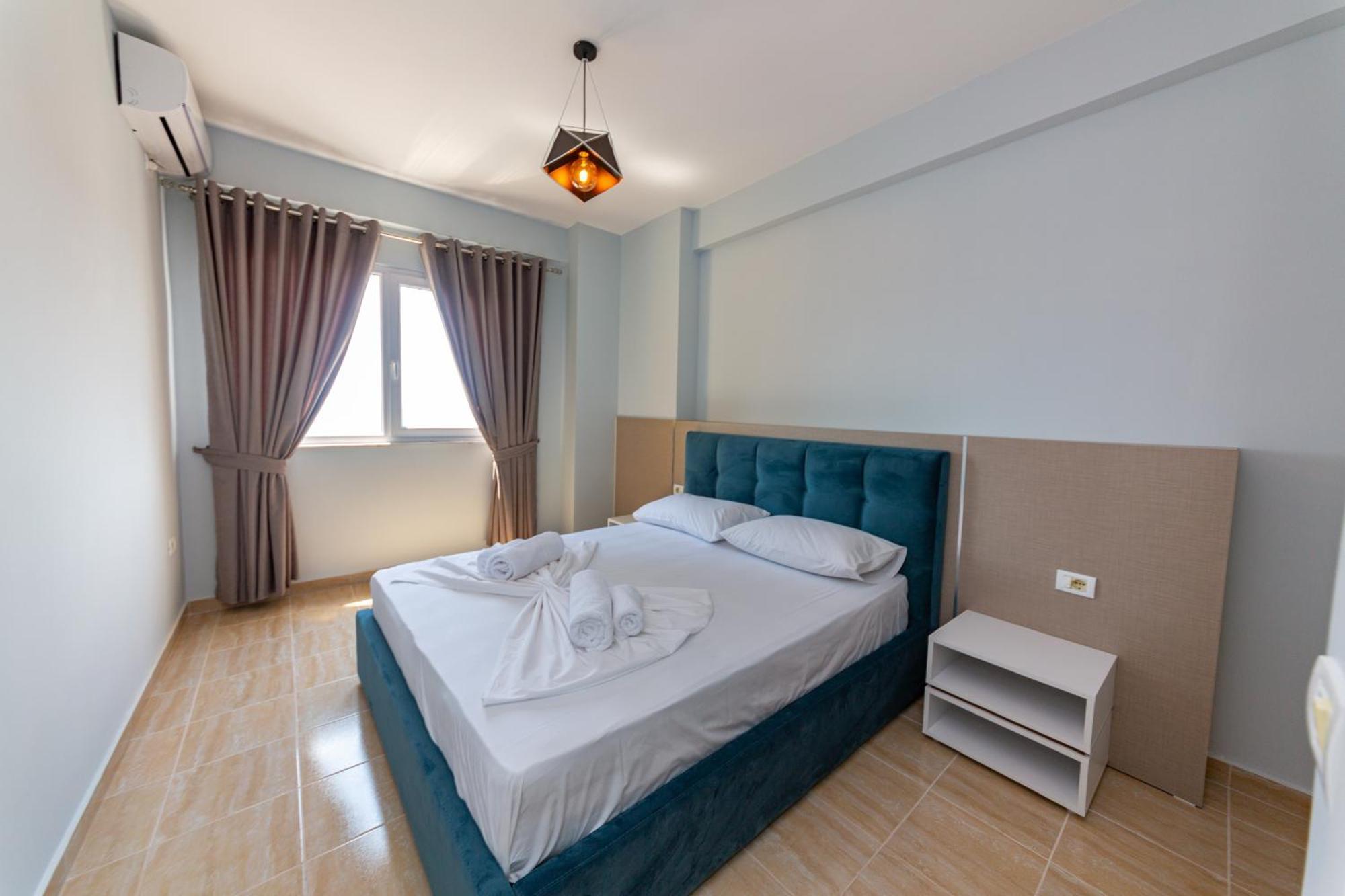 Ponari S Hotel Kryemëdhej Rum bild